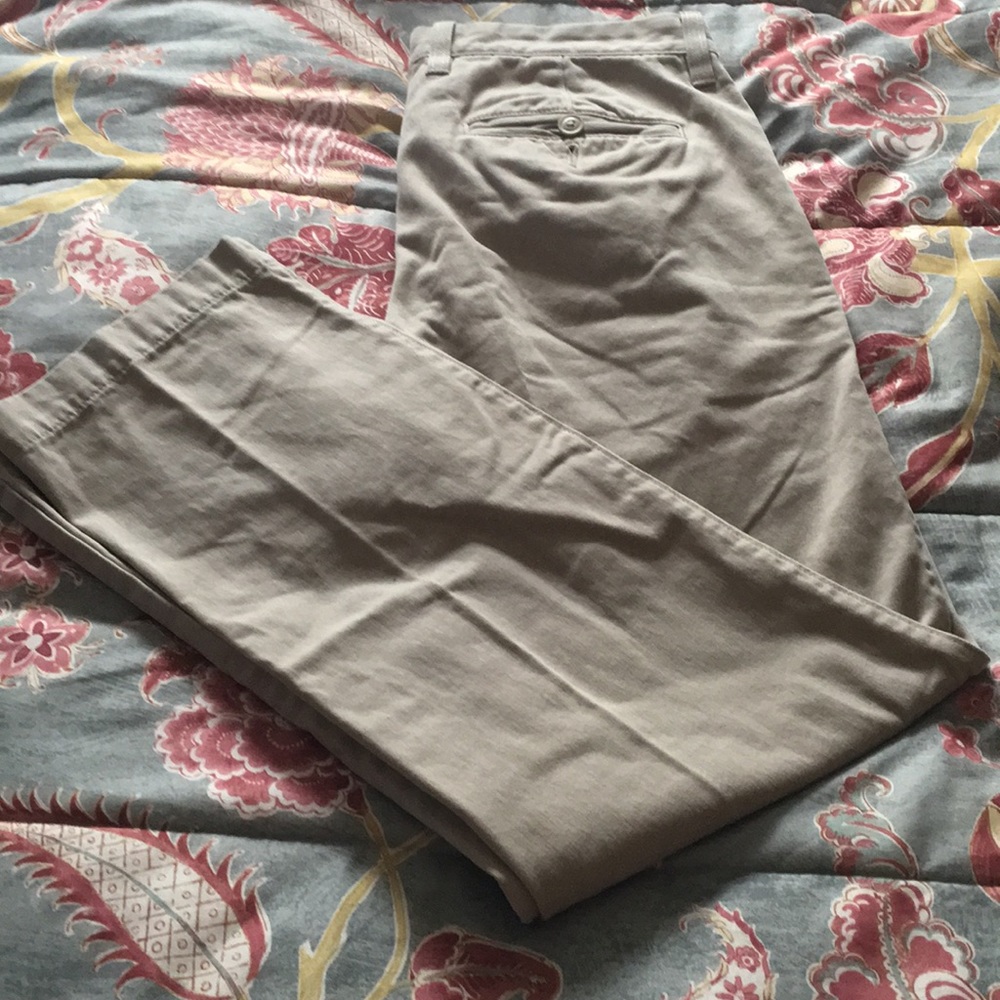 Men’s Khaki Pants